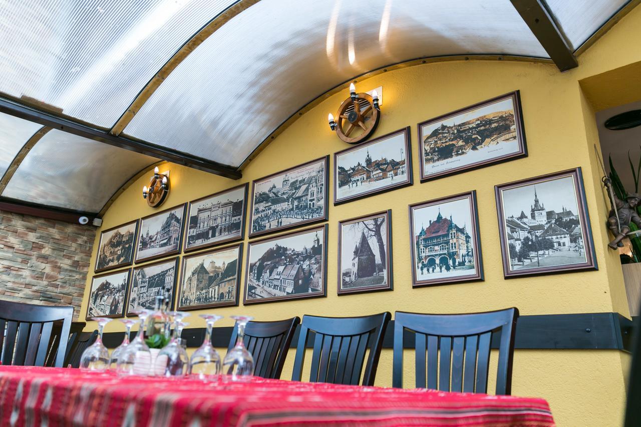 Hotel Transilvania Сигишоара Экстерьер фото